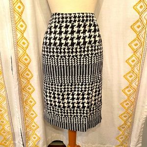 Worthington black and white skirt